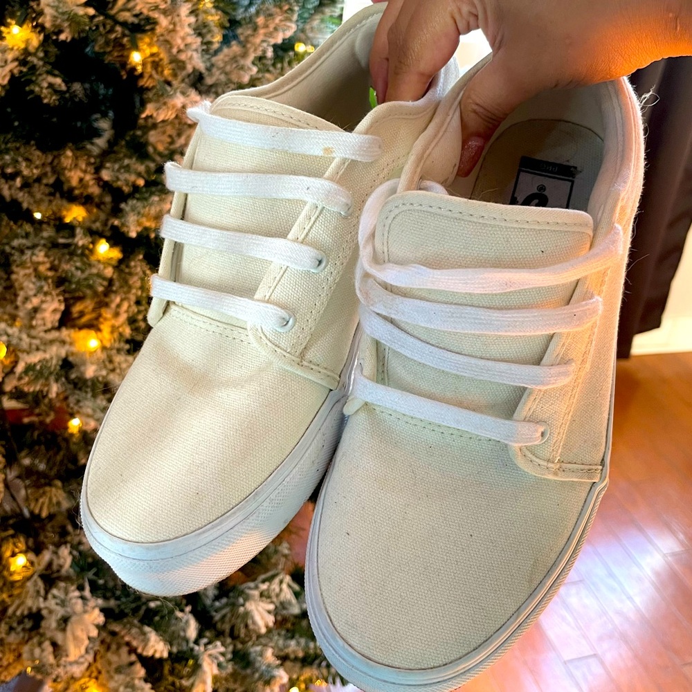 Vans off white/ cream colored size 5.5Y fit like 7 womens